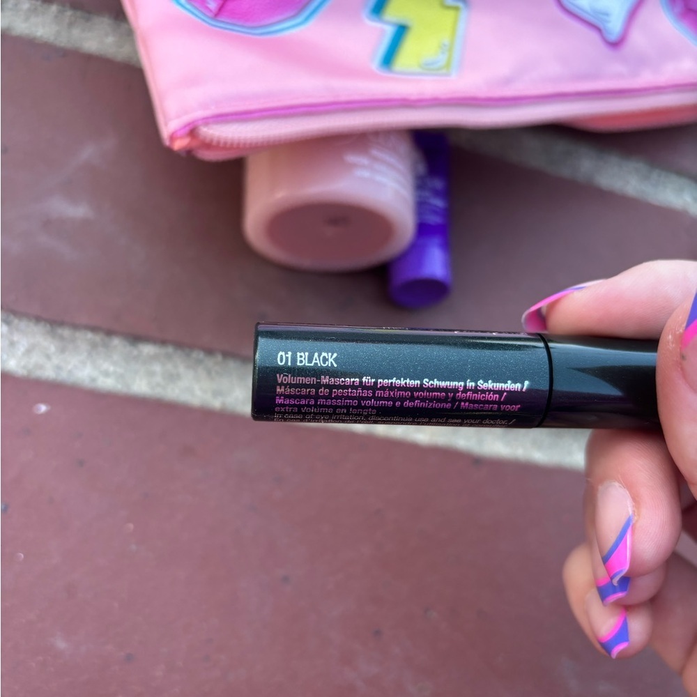 Clinique Pink Kids Accessory Pouch - Picture 6 of 8